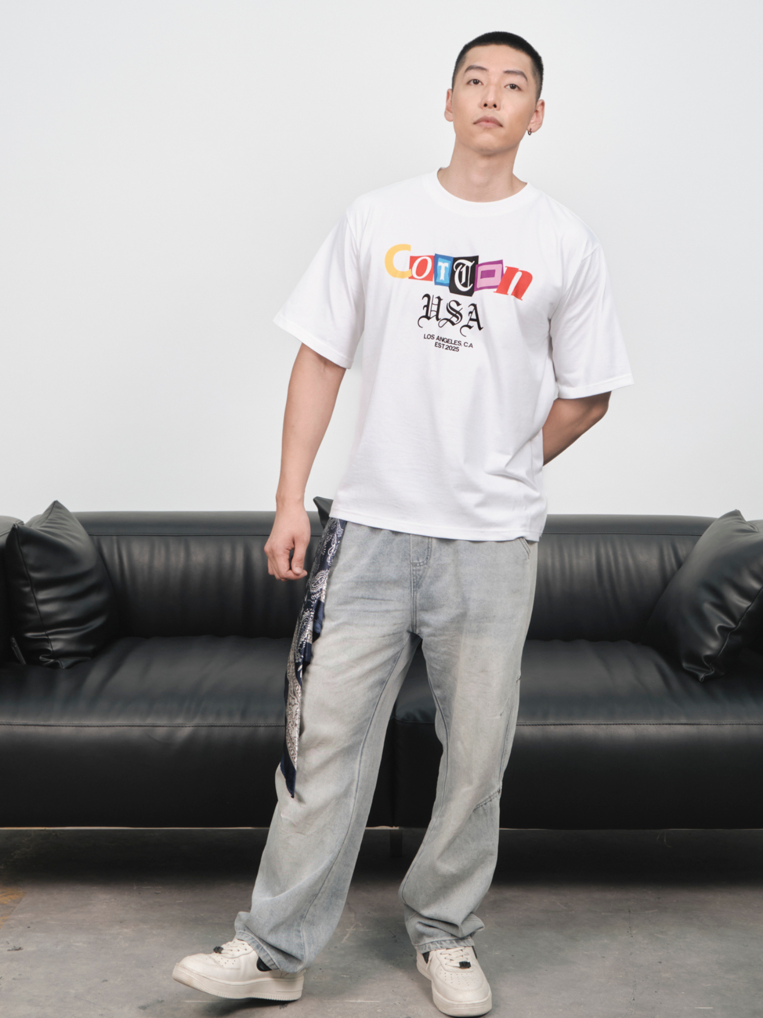 Áo Thun Relaxed Fit USA Paper Cut