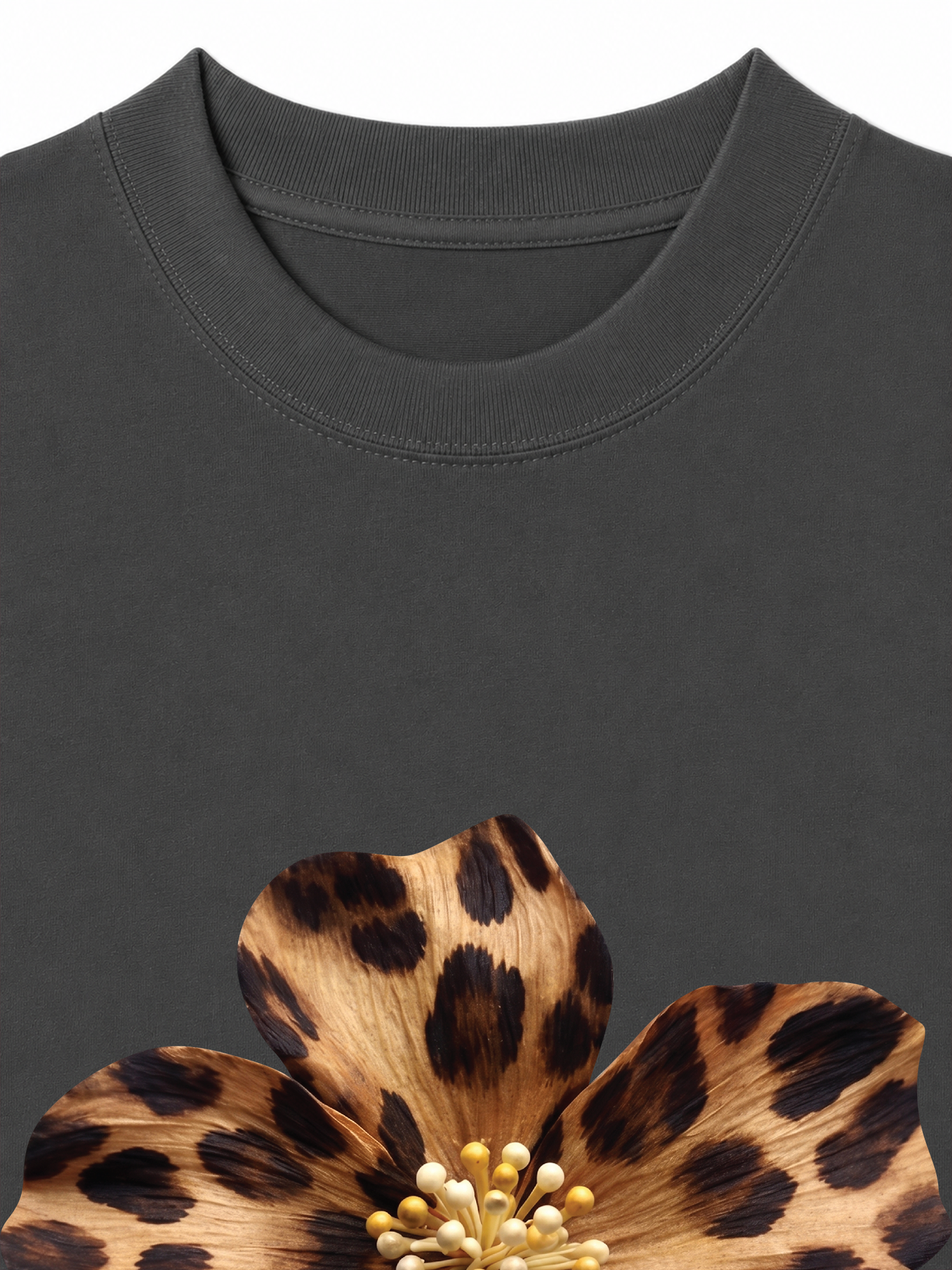 Áo Thun Relaxed Fit Urban Leopard Safari Spotted Petals
