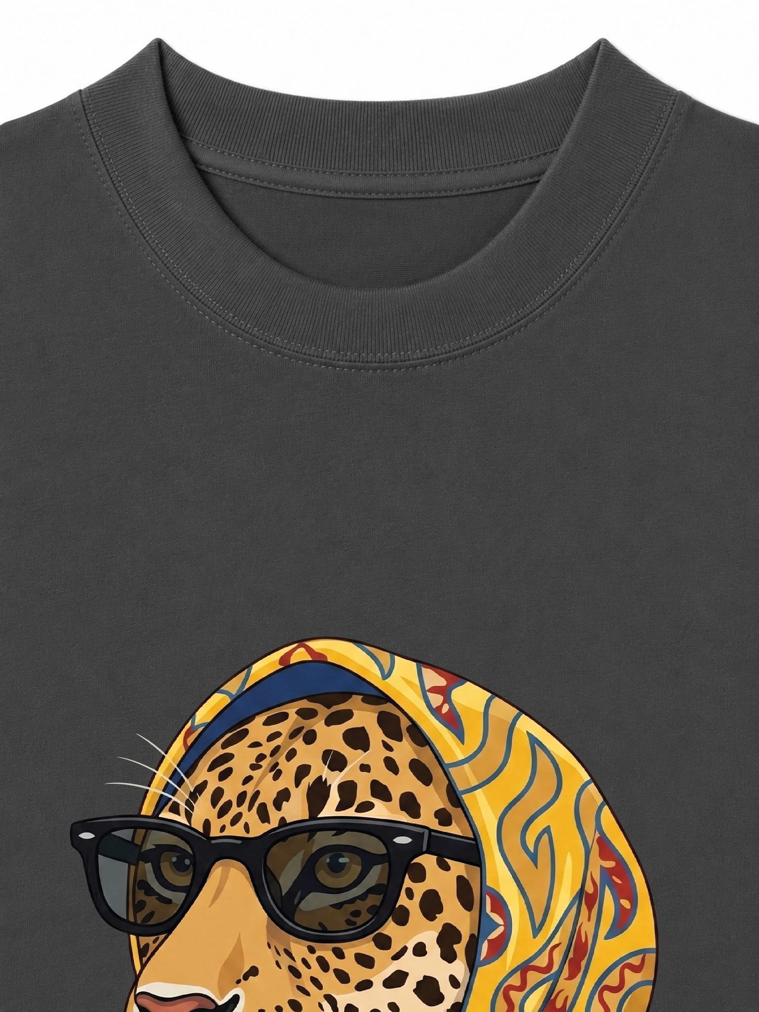 Áo Thun Relaxed Fit Urban Leopard Safari Chic