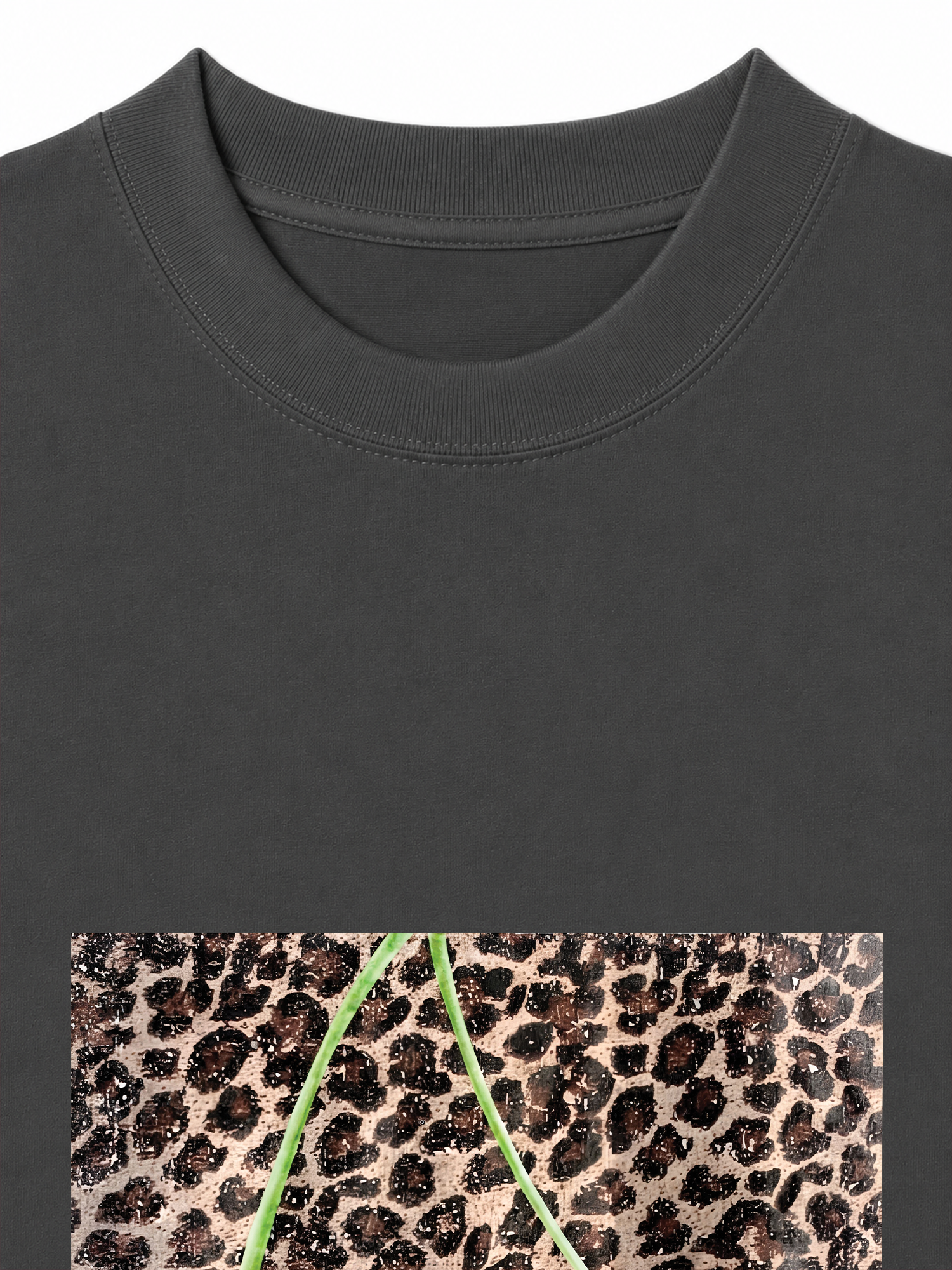 Áo Thun Relaxed Fit Urban Leopard Tomatoes Perfection