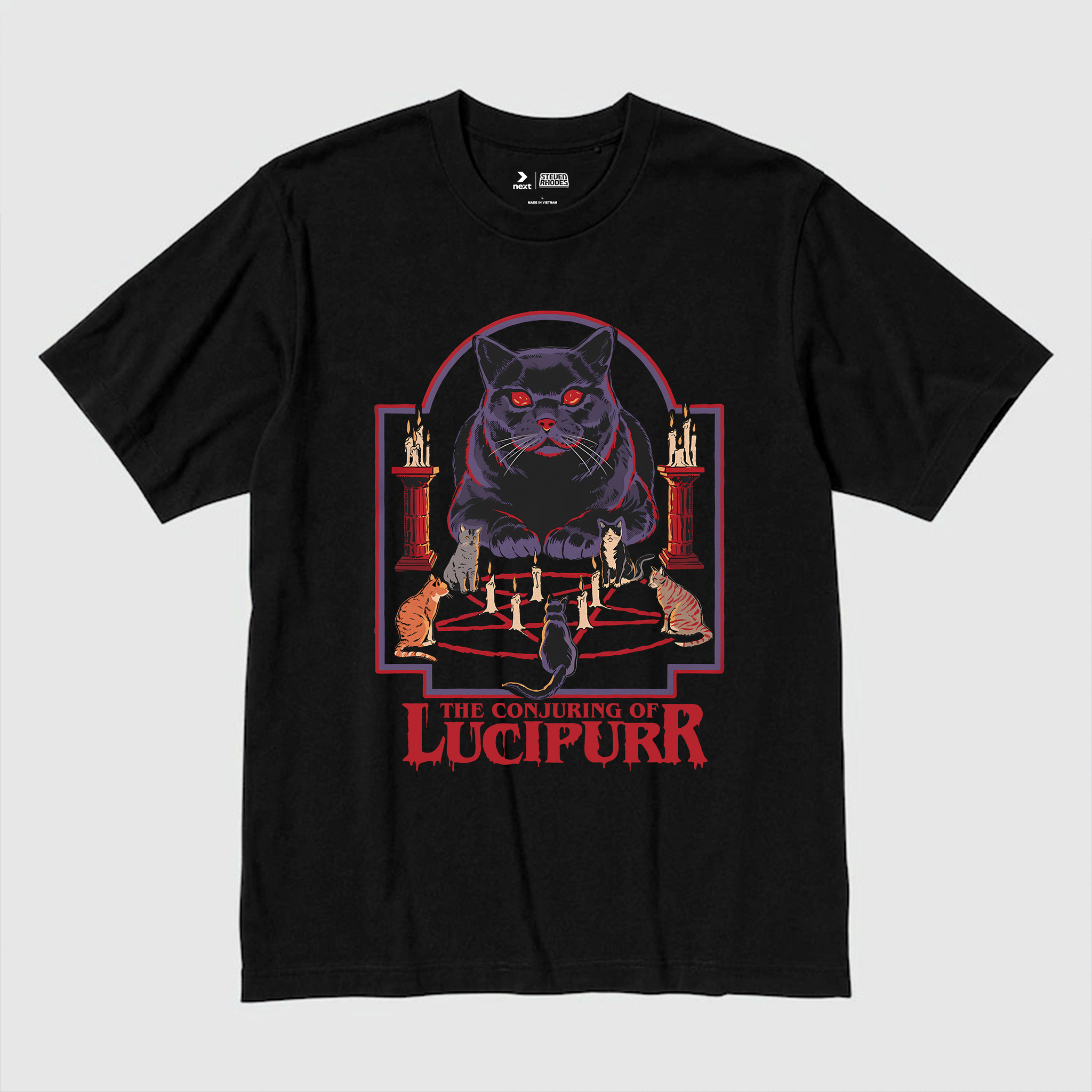 STEVEN RHODES THE CONJURING OF LUCIPURR T-SHIRT / ĐEN