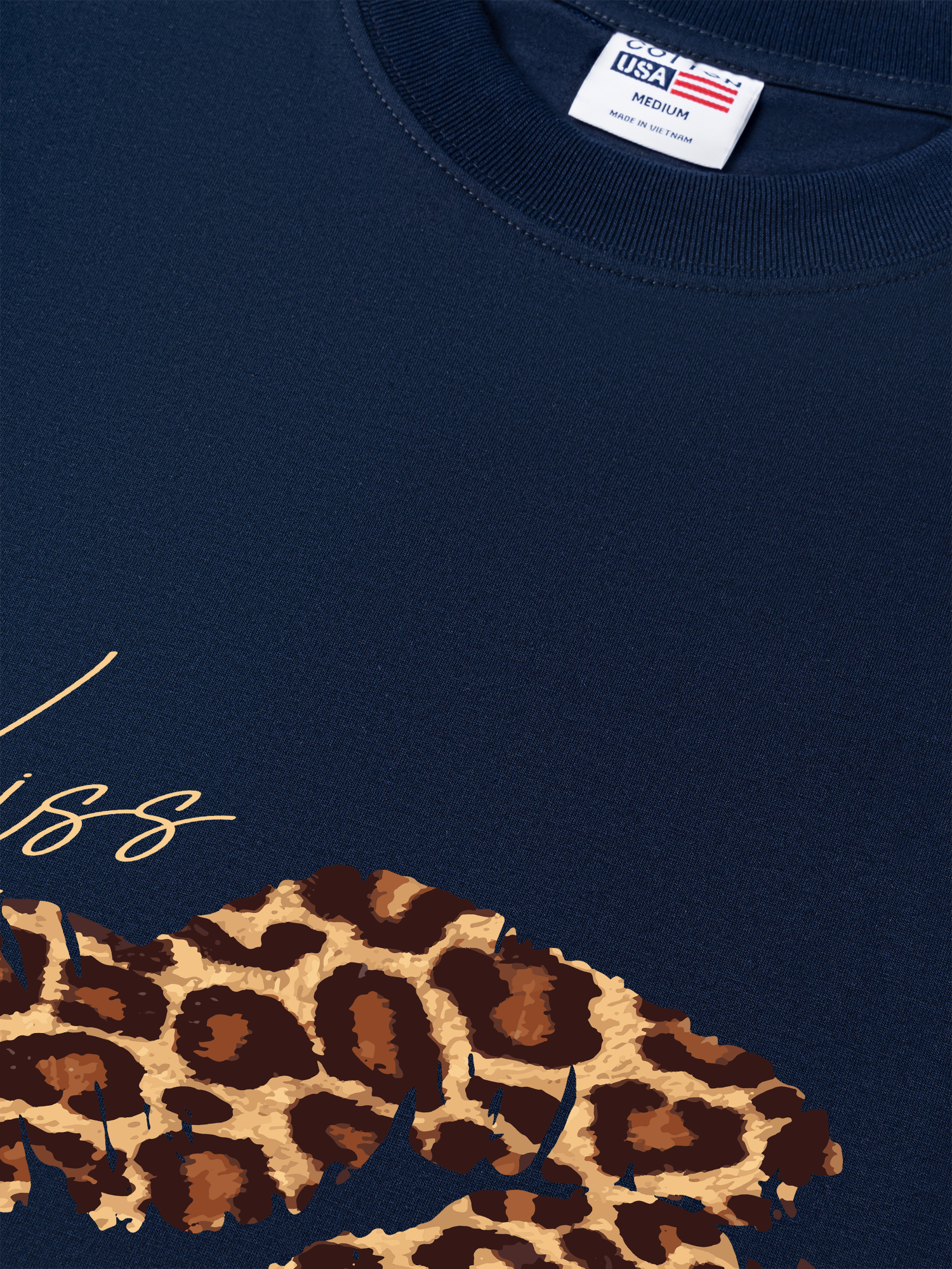 Áo Thun Relaxed Fit Urban Leopard Kiss Lip