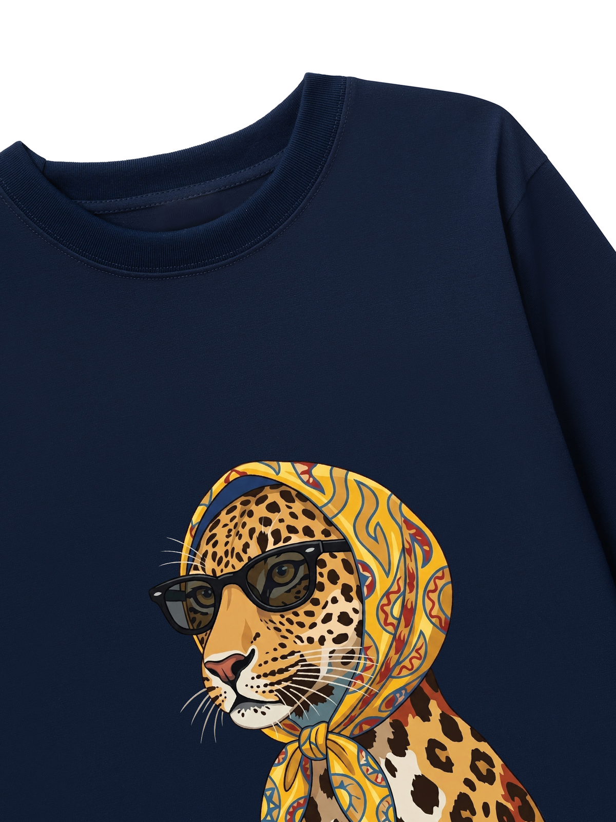 Áo Thun Dài Tay Urban Leopard Safari Chic
