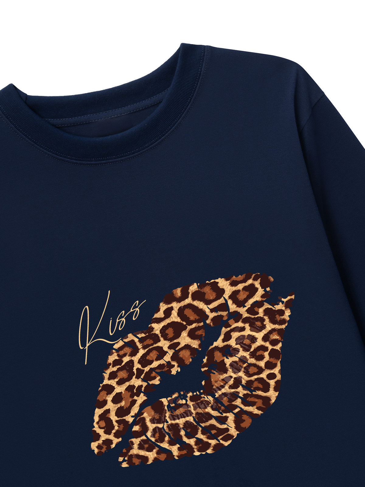 Áo Thun Dài Tay Urban Leopard Kiss Lip