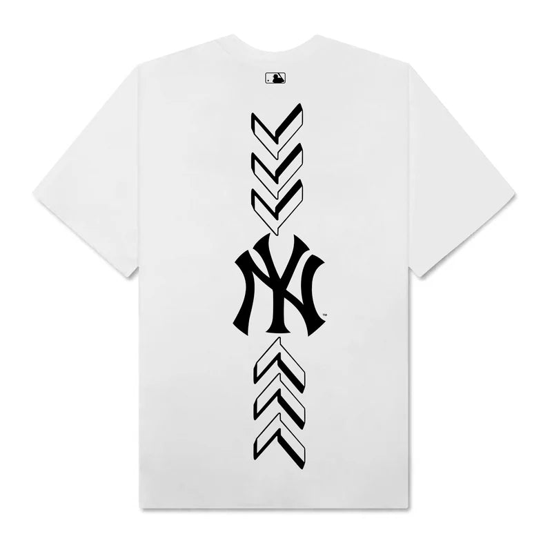 Flash sale MLB Seamball Round Over Fit New York Yankees T-Shirt